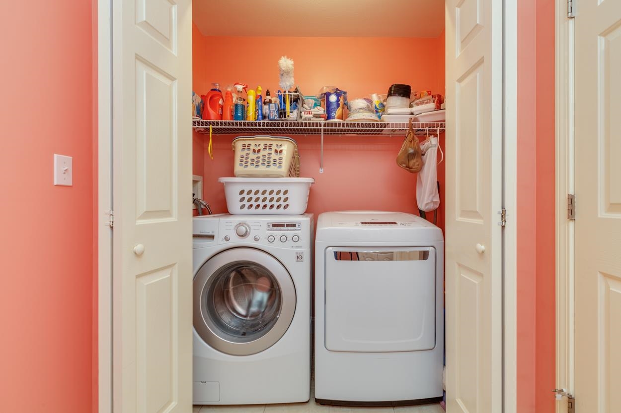 9 Arbor Circle Litchfield, NH 03052 - Photo 4 of 40