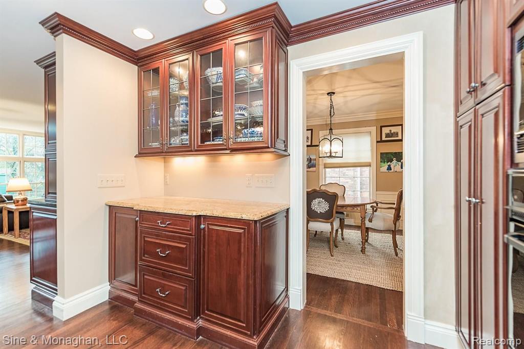251 Moran Road Grosse Pointe Farms, MI 48236 - Photo 19 of 47