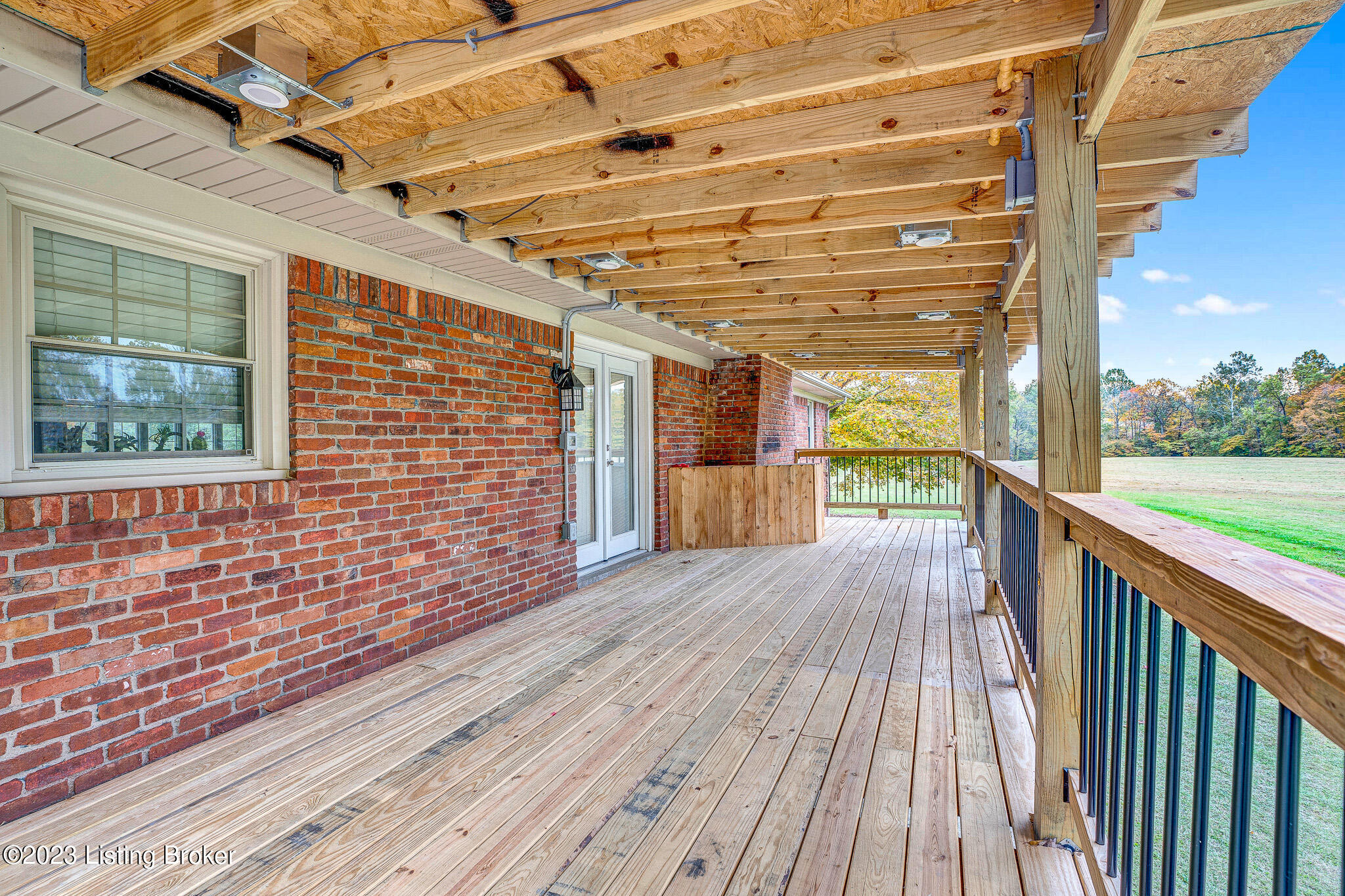 390 Risen Road Louisville, KY 40229 - Photo 54 of 61 DSC09342