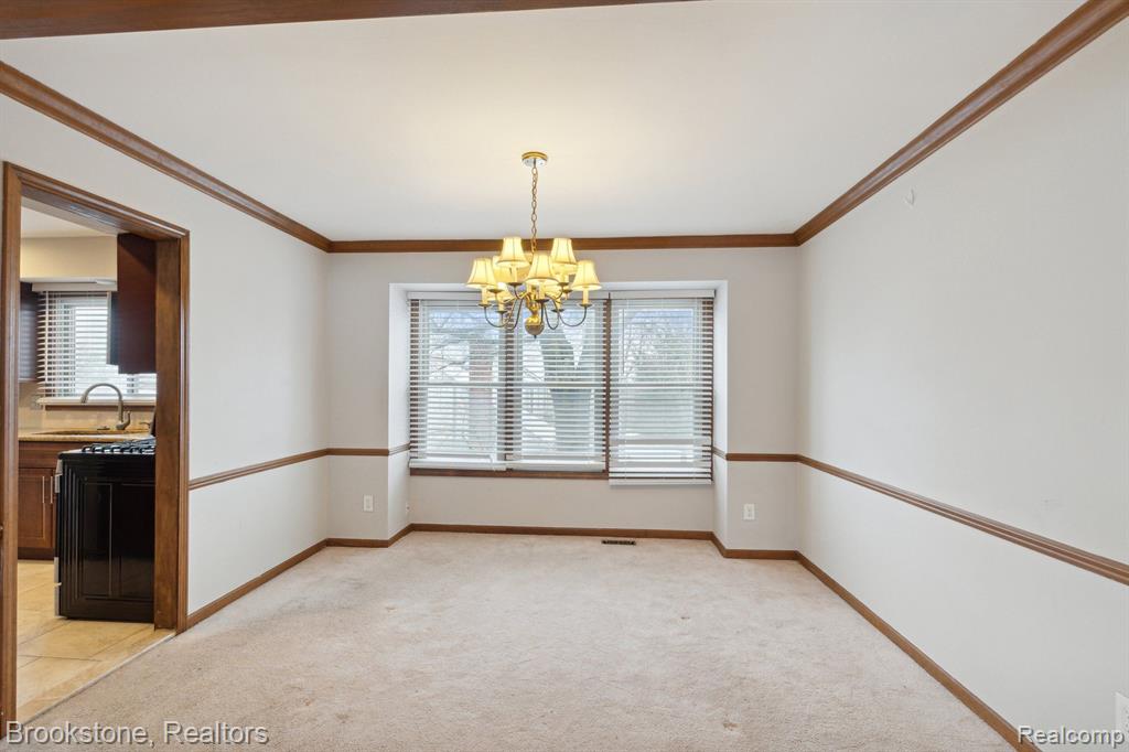 36875 Chesapeake Road Farmington Hills, MI 48335 - Photo 12 of 41