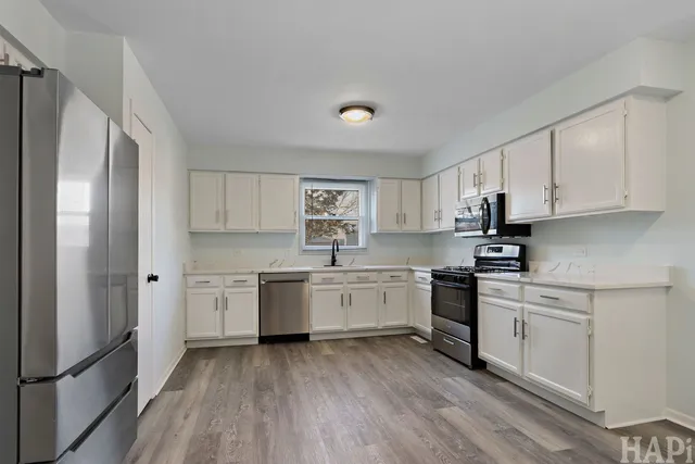 $269,900 | 197 Maplewood Drive, Antioch, IL 60002