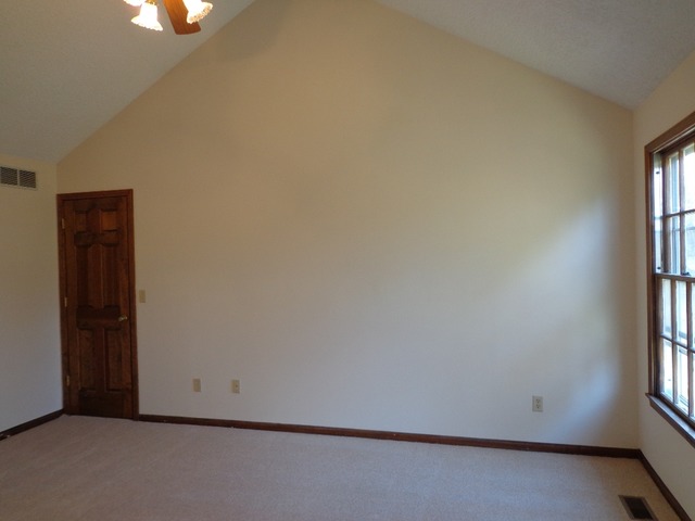 100 Thornhill Farm Road St. Charles, IL 60175 - Photo 11 of 24