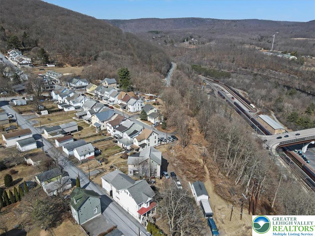 12 Chestnut Avenue Jim Thorpe, PA 18229 - Photo 32 of 38 a view of a city