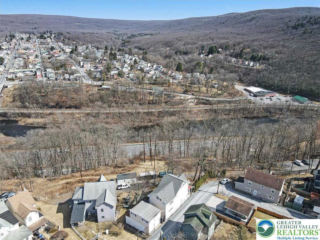 12 Chestnut Avenue Jim Thorpe, PA 18229 - Photo 33 of 38 an aerial view of a city