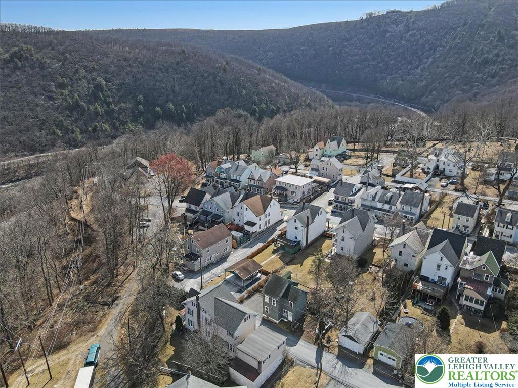 12 Chestnut Avenue Jim Thorpe, PA 18229 - Photo 34 of 38 a view of a city