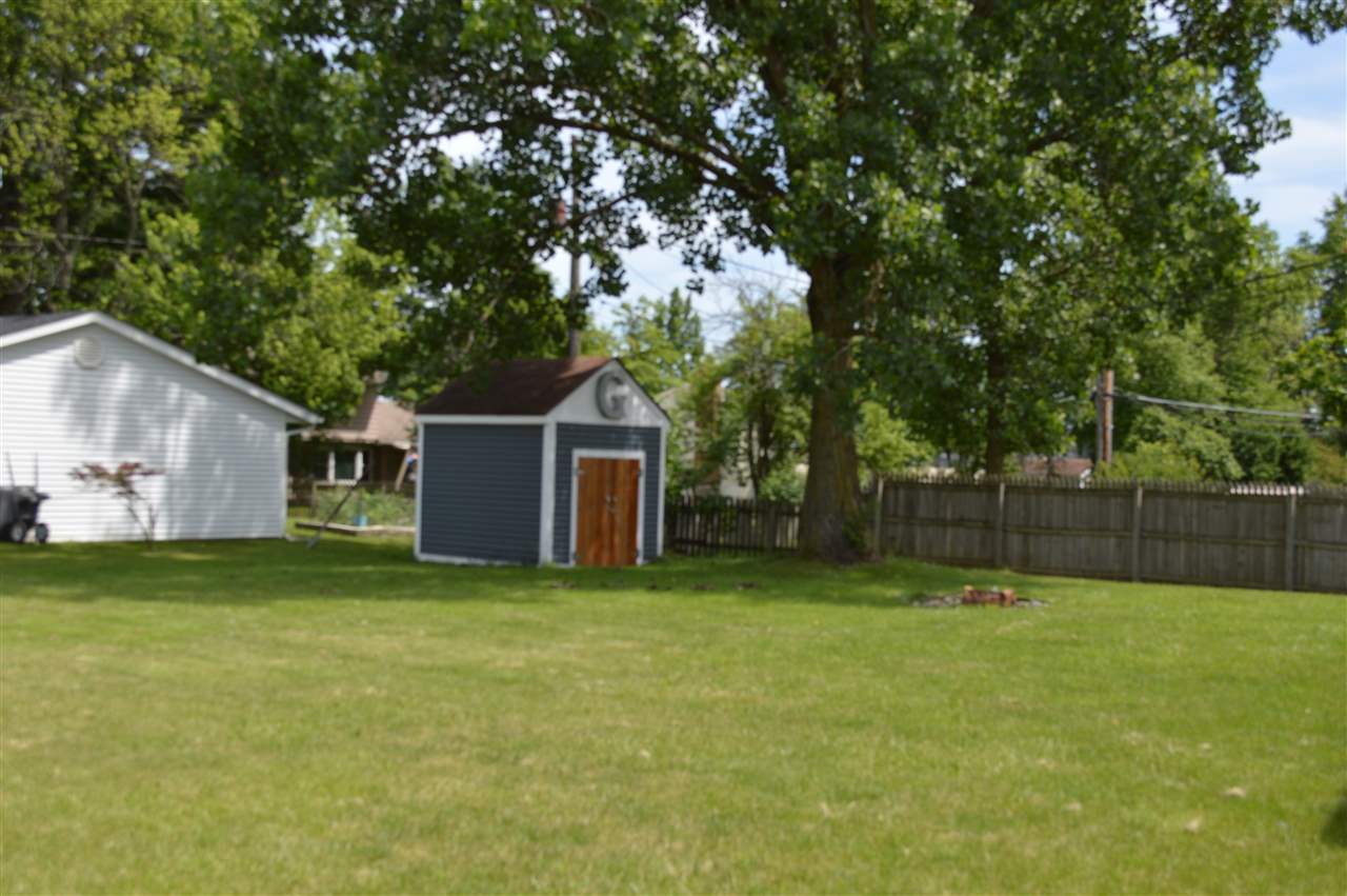 4932 Maplecrest Road Fort Wayne, IN 46835 - Photo 2 of 16