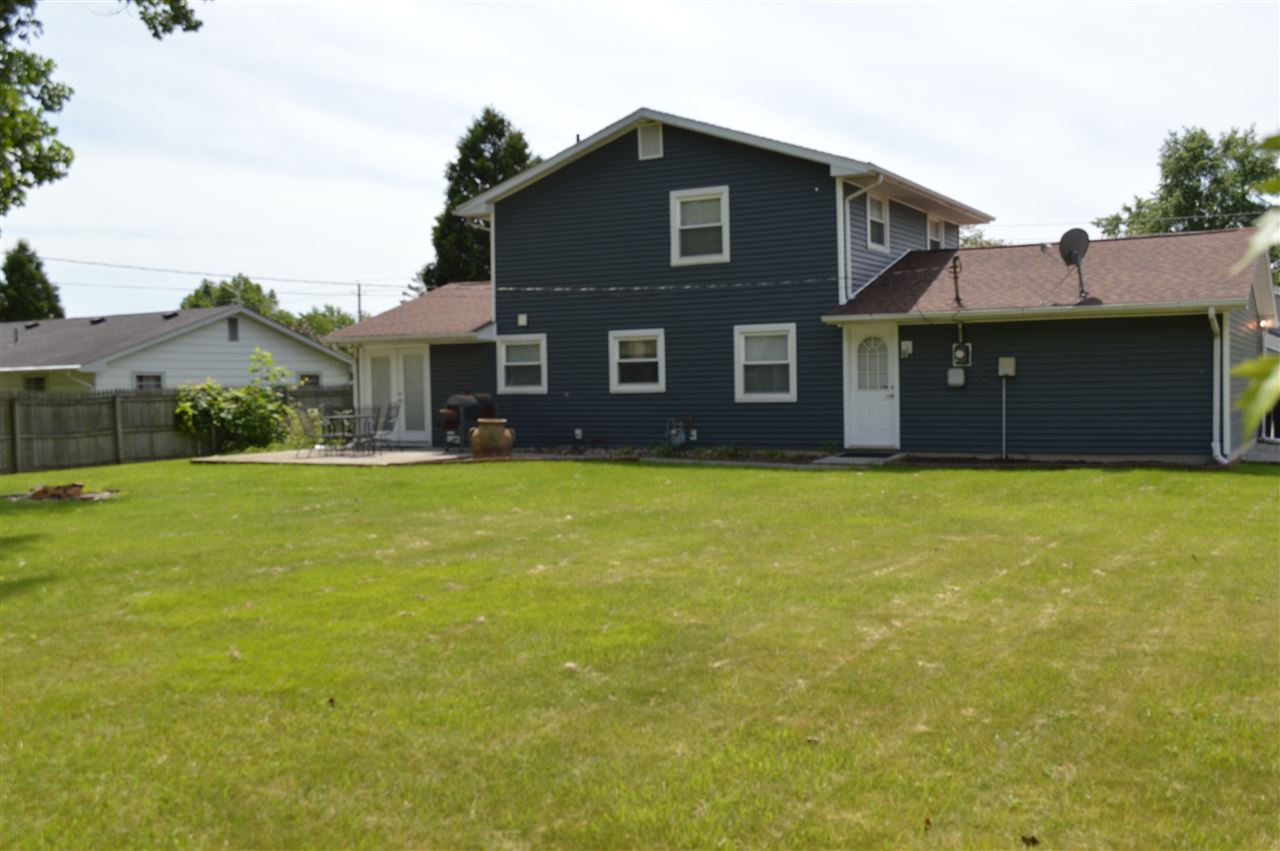 4932 Maplecrest Road Fort Wayne, IN 46835 - Photo 3 of 16