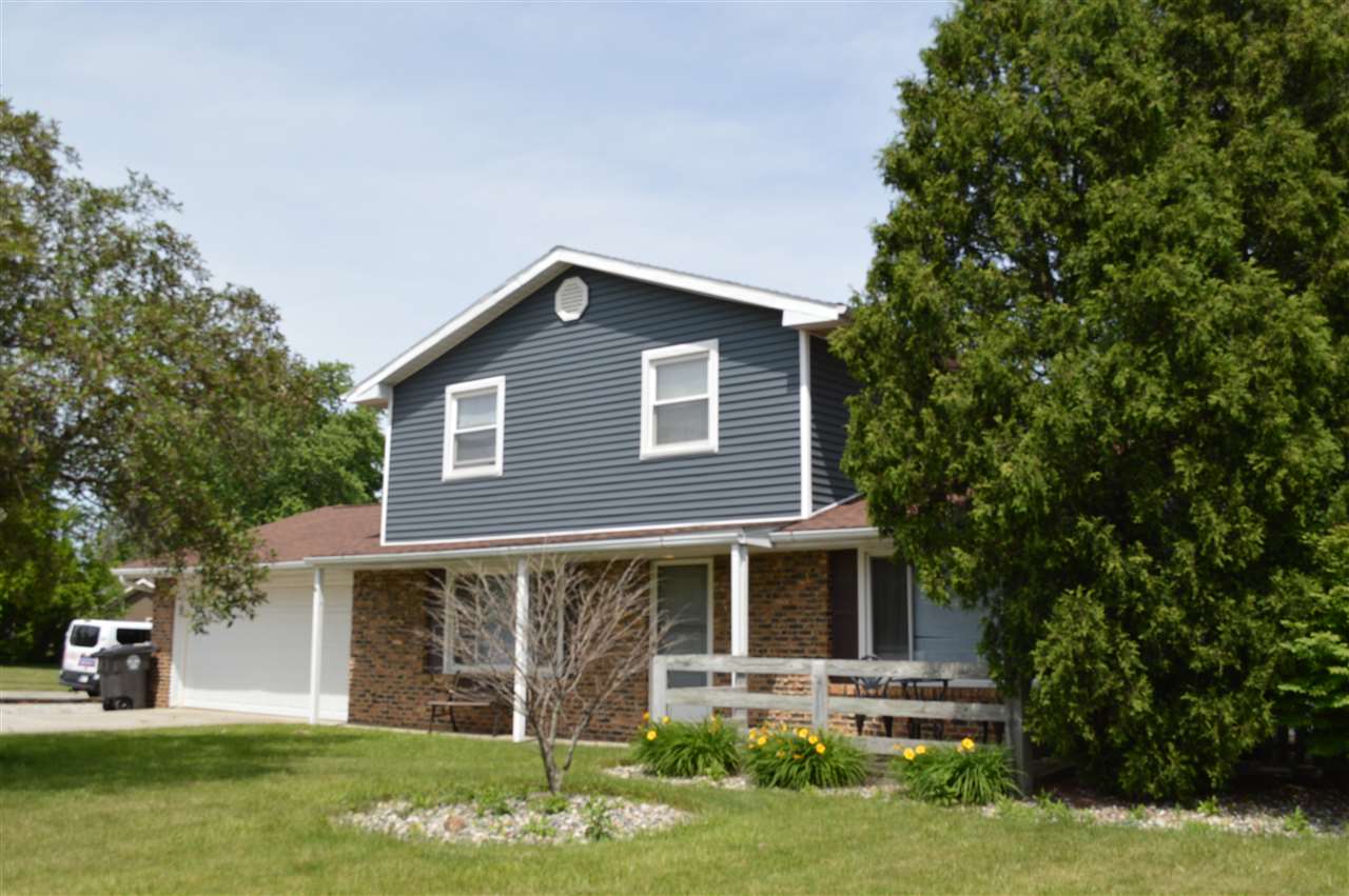 4932 Maplecrest Road Fort Wayne, IN 46835 - Photo 4 of 16