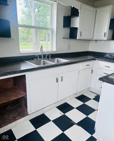 $81,000 | 402 North Willow Street, Dana, IN 47847