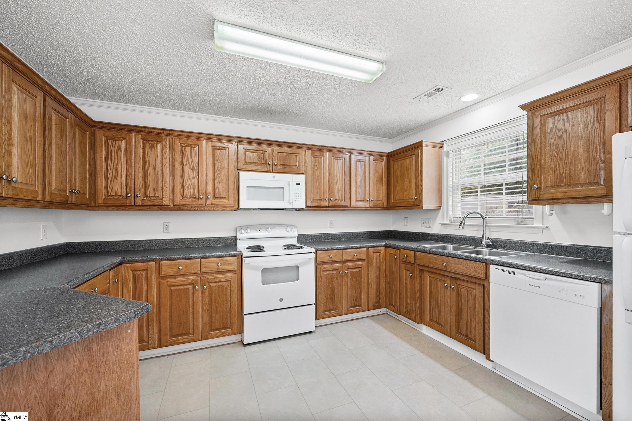 107 Cosmos Lane Greer, SC 29651 - Photo 10 of 36