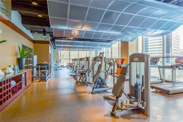 $665,000 | 737 Olive Way, Unit 2706, Seattle, WA 98101