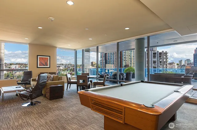 $665,000 | 737 Olive Way, Unit 2706, Seattle, WA 98101