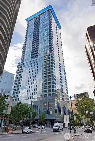 $665,000 | 737 Olive Way, Unit 2706, Seattle, WA 98101