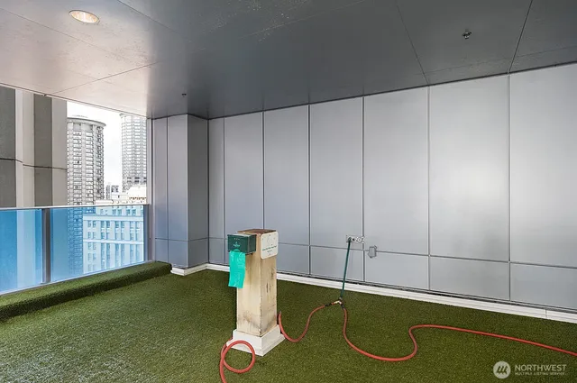 $665,000 | 737 Olive Way, Unit 2706, Seattle, WA 98101