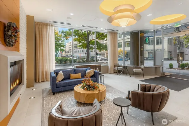 $665,000 | 737 Olive Way, Unit 2706, Seattle, WA 98101