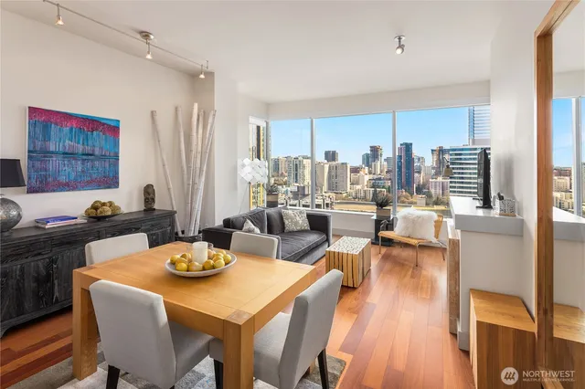 $665,000 | 737 Olive Way, Unit 2706, Seattle, WA 98101