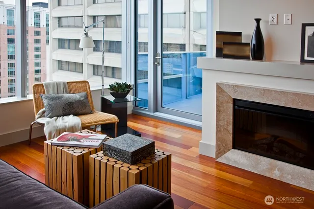 $665,000 | 737 Olive Way, Unit 2706, Seattle, WA 98101