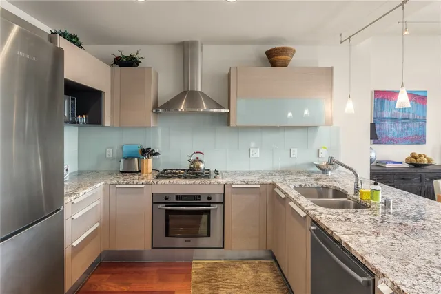 $665,000 | 737 Olive Way, Unit 2706, Seattle, WA 98101