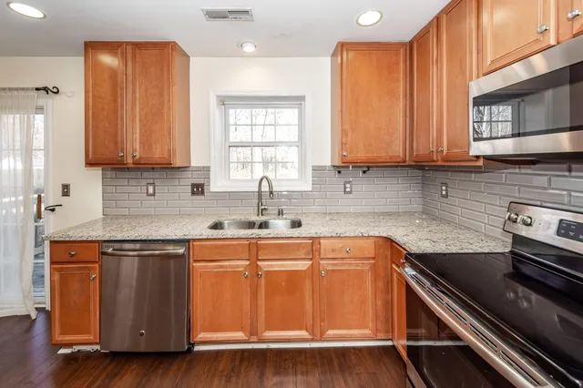 $2,900 | 132 Thousand Oaks Circle, Goose Creek, SC 29445