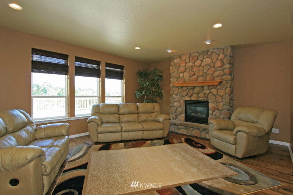 21509 Connells Prairie Road Buckley, WA 98321 - Photo 3 of 15 Gallery Image 3