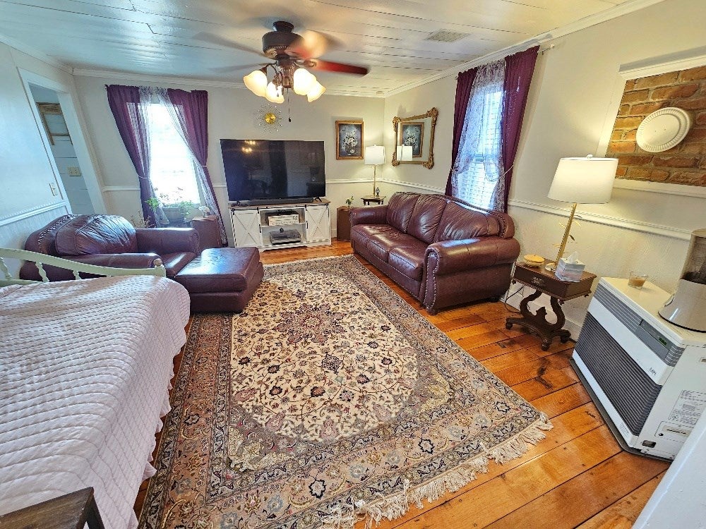 4867 Delhart Road Galax, VA 24333 - Photo 8 of 36 Gallery Image 8