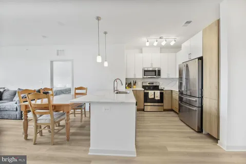 $645,000 | 10755 Fairgrounds Drive, Unit 431, Fairfax, VA 22030