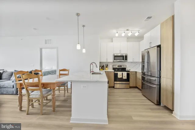 $645,000 | 10755 Fairgrounds Drive, Unit 431, Fairfax, VA 22030