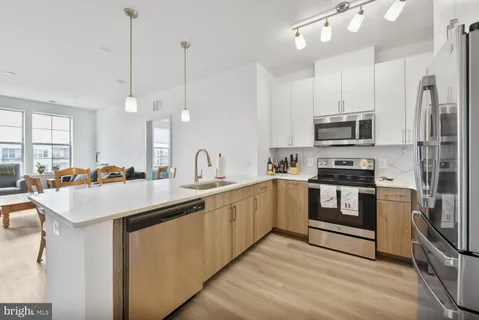 $645,000 | 10755 Fairgrounds Drive, Unit 431, Fairfax, VA 22030