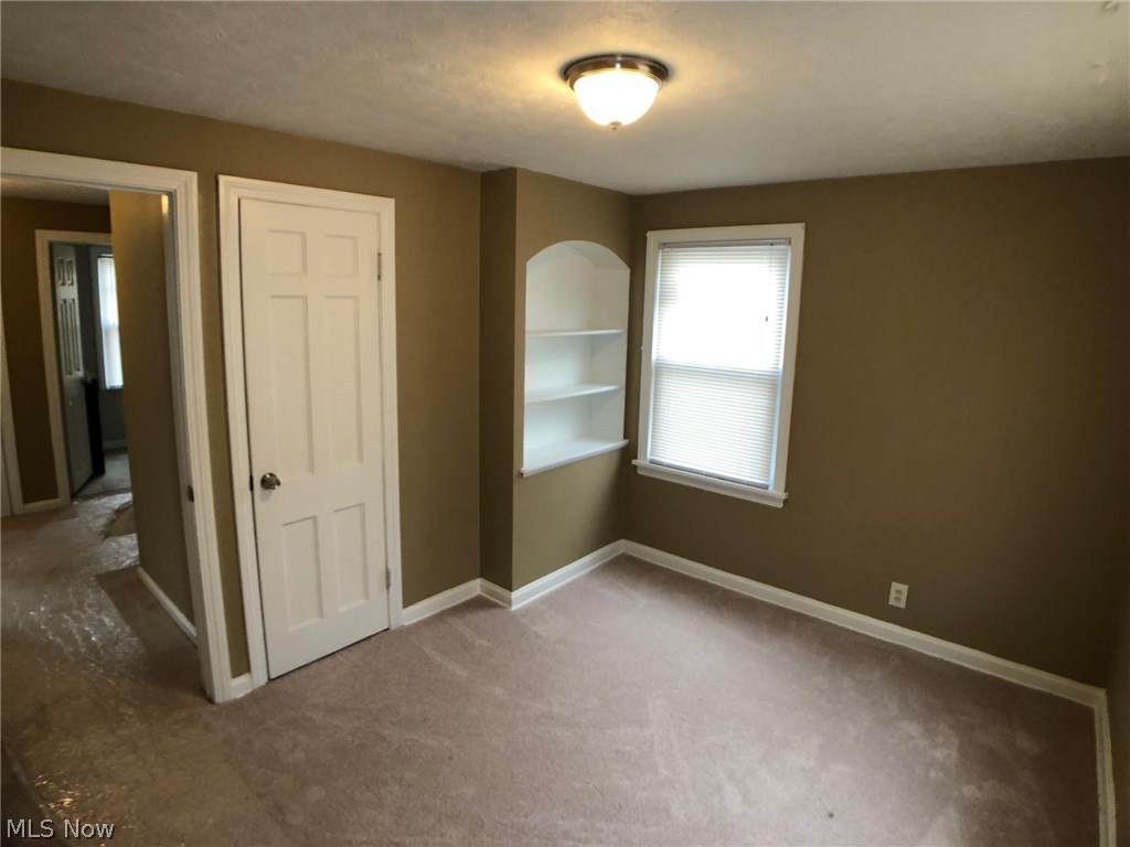 4003 Northampton Road Cleveland Heights, OH 44121 - Photo 3 of 33
