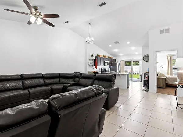 $1,800 | 84 Buttonworth Drive, Palm Coast, FL 32137