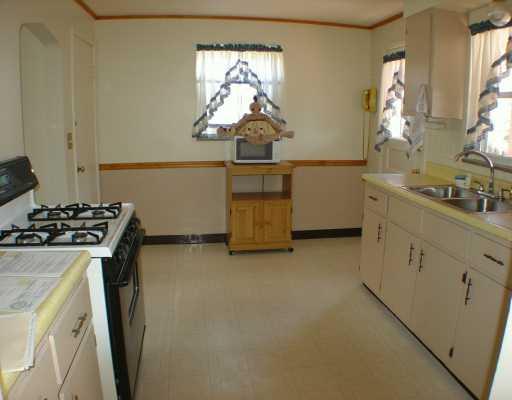 55 North Park Road West View, PA 15229 - Photo 4 of 7 Kitchen.