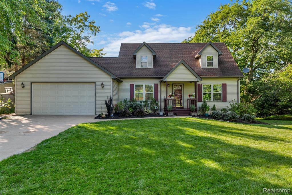 8246 Kimble Drive Pinckney, MI 48169 - Photo 1 of 45