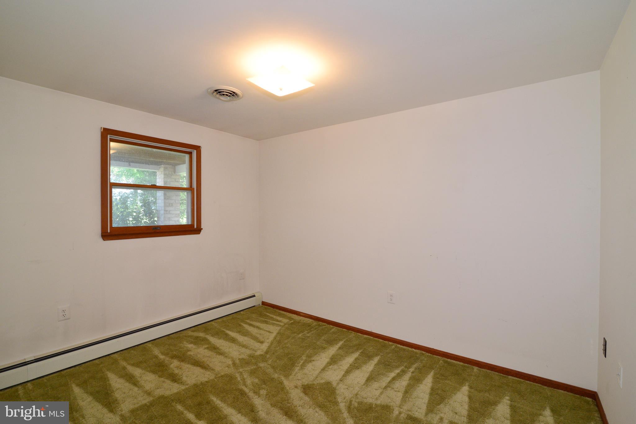43157 Lucketts Road Leesburg, VA 20176 - Photo 20 of 56 3rd bedroom or use as den or office