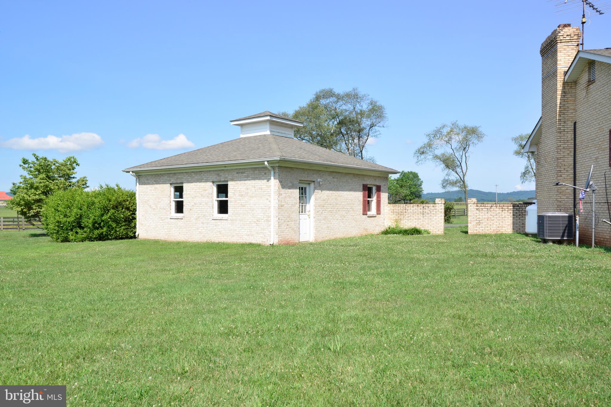 43157 Lucketts Road Leesburg, VA 20176 - Photo 29 of 56 Oversized 2 car detached garage