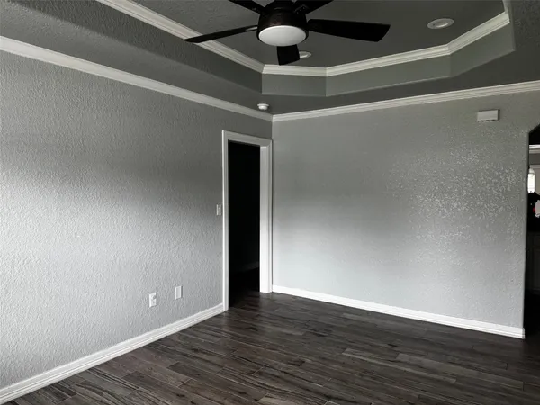 $2,100 | 430 Center Way, Lake Jackson, TX 77566