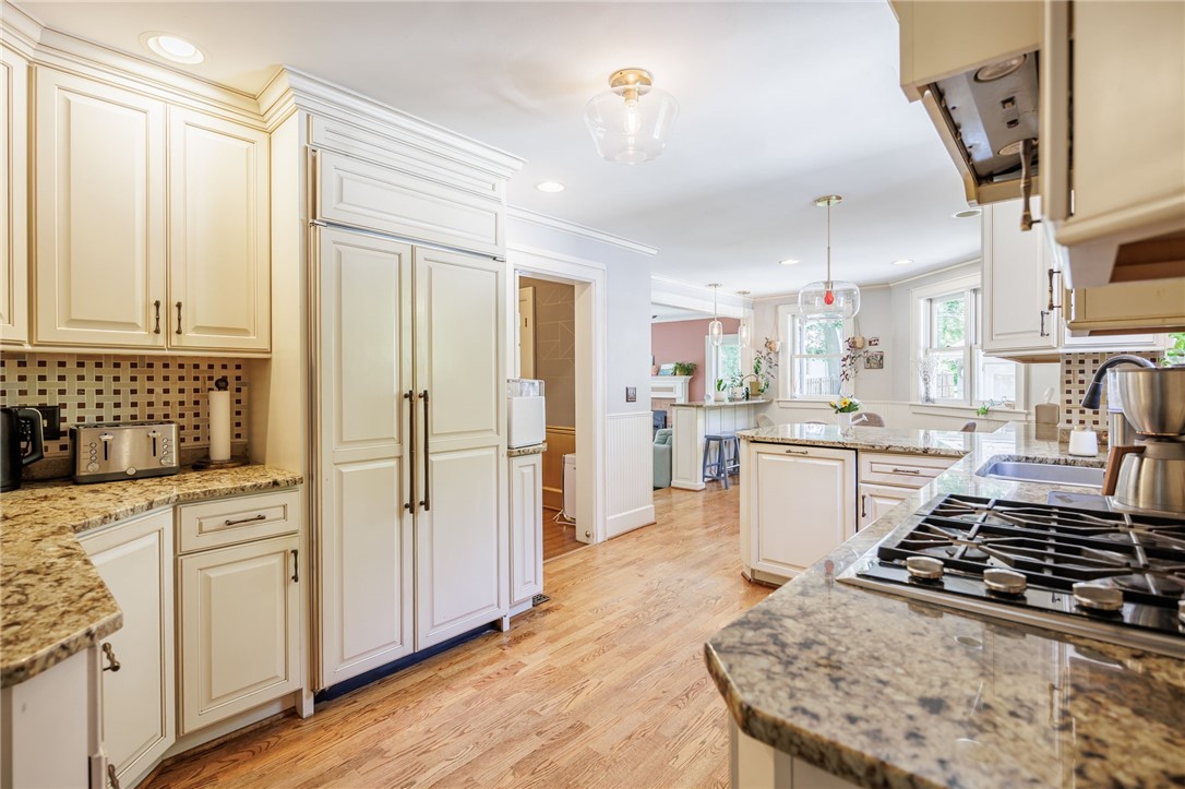 268 Castlebar Road Rochester, NY 14610 - Photo 10 of 39