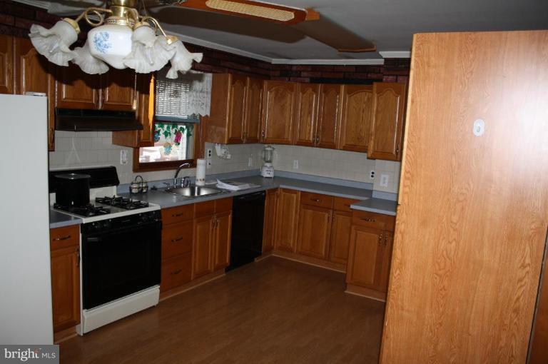 7526 Harmans Road Harmans, MD 21077 - Photo 3 of 13 Kitchen