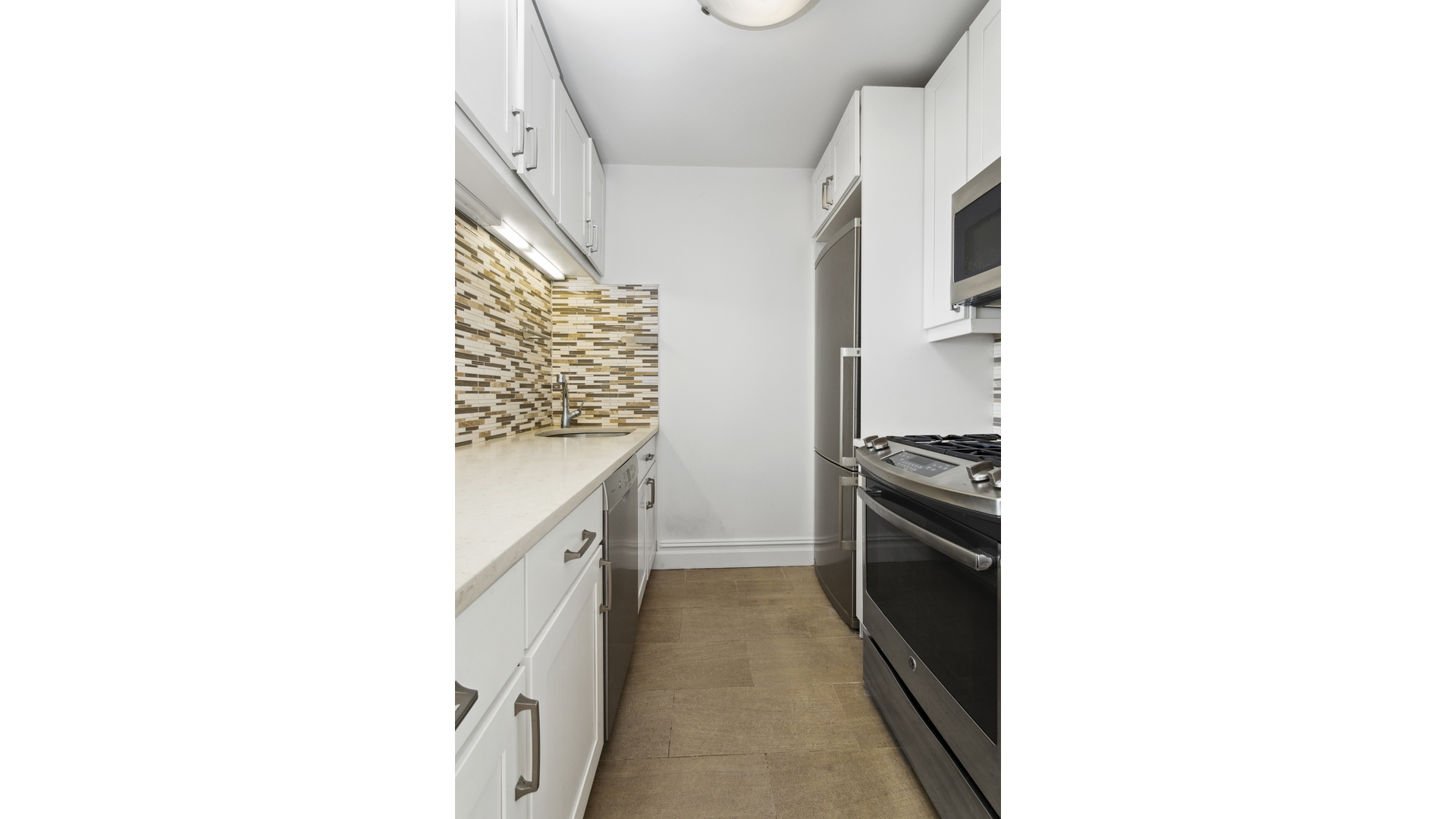 377 Rector Place, Unit 18F Manhattan, NY 10280 - Photo 7 of 10