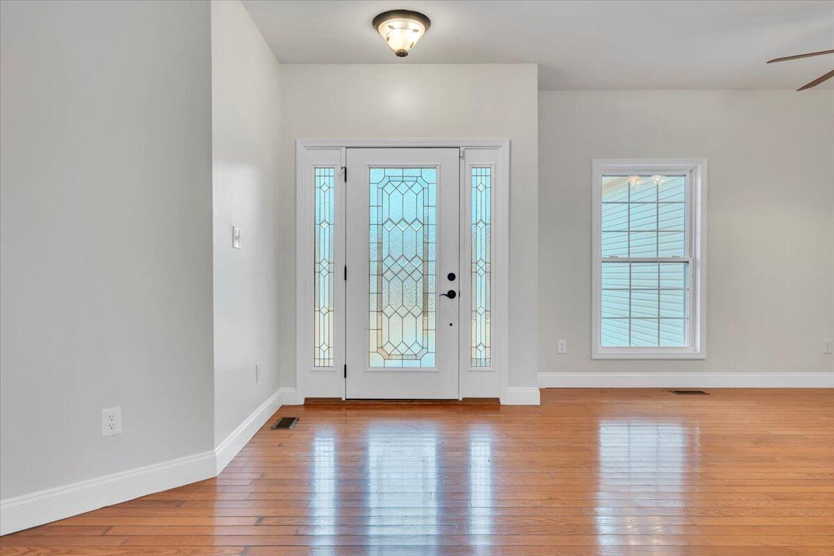 4716 Meadors Spur Road Moneta, VA 24121 - Photo 2 of 51 02-MIB09191