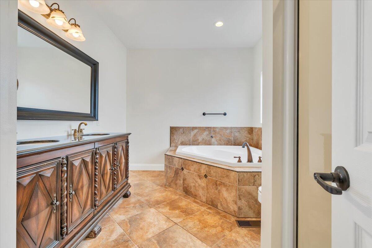 4716 Meadors Spur Road Moneta, VA 24121 - Photo 24 of 51 24-MIB09269