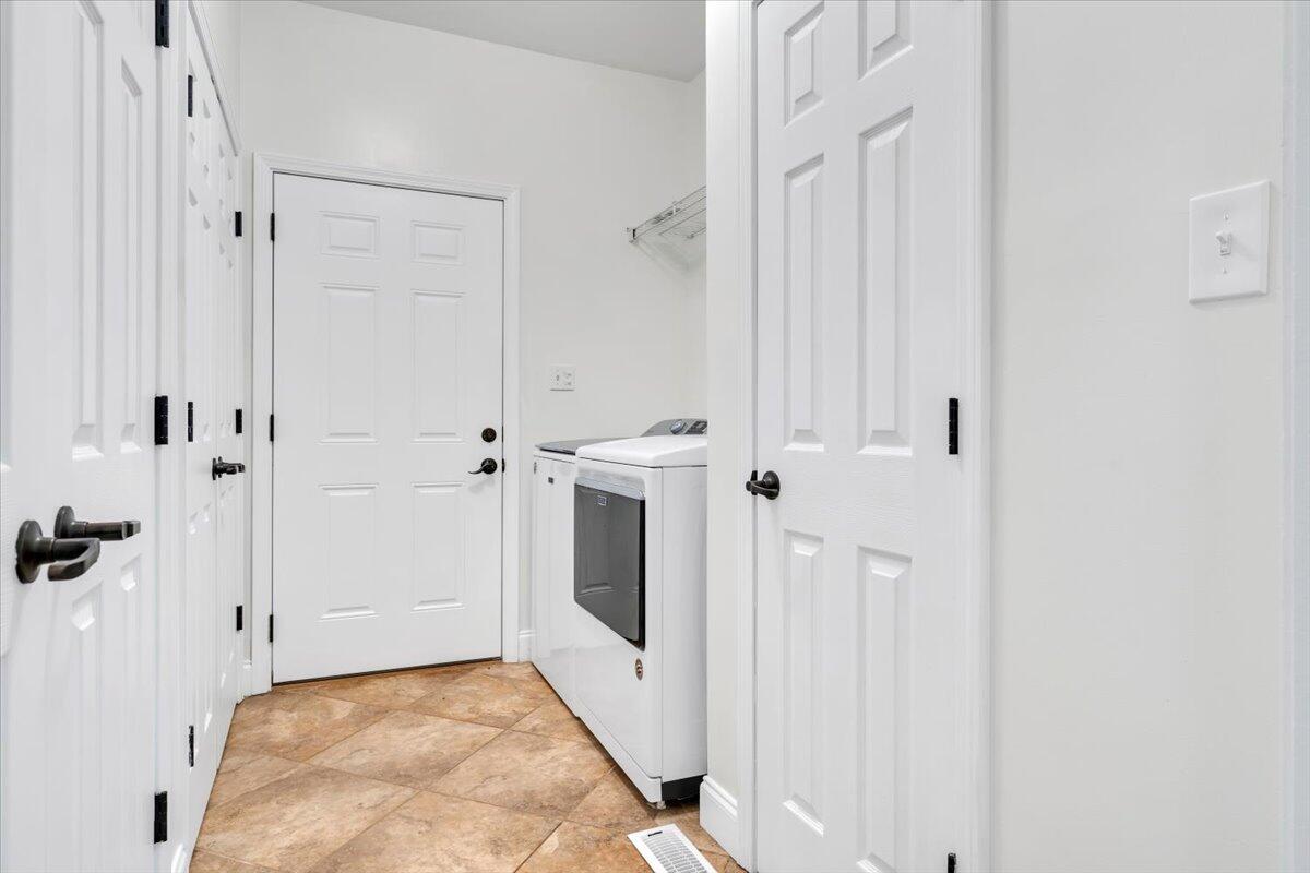 4716 Meadors Spur Road Moneta, VA 24121 - Photo 34 of 51 34-MIB09281