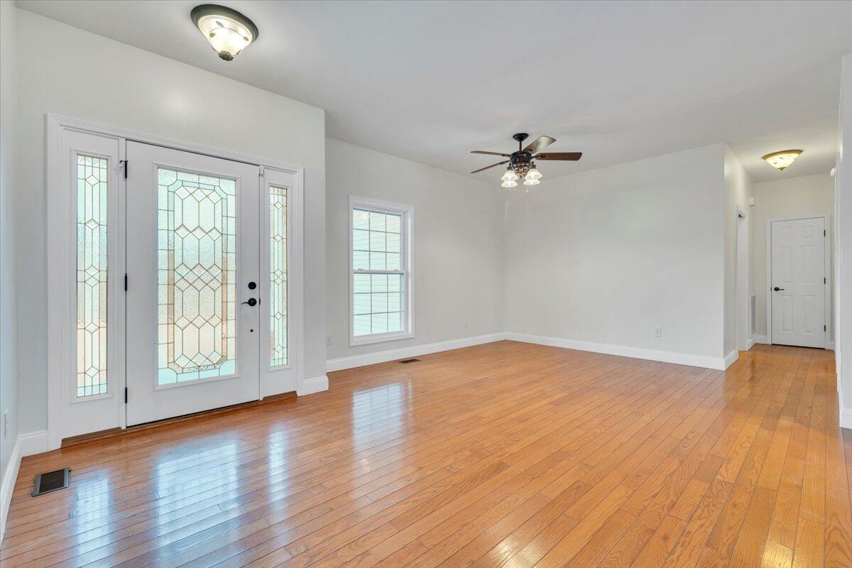 4716 Meadors Spur Road Moneta, VA 24121 - Photo 4 of 51 04-MIB09203