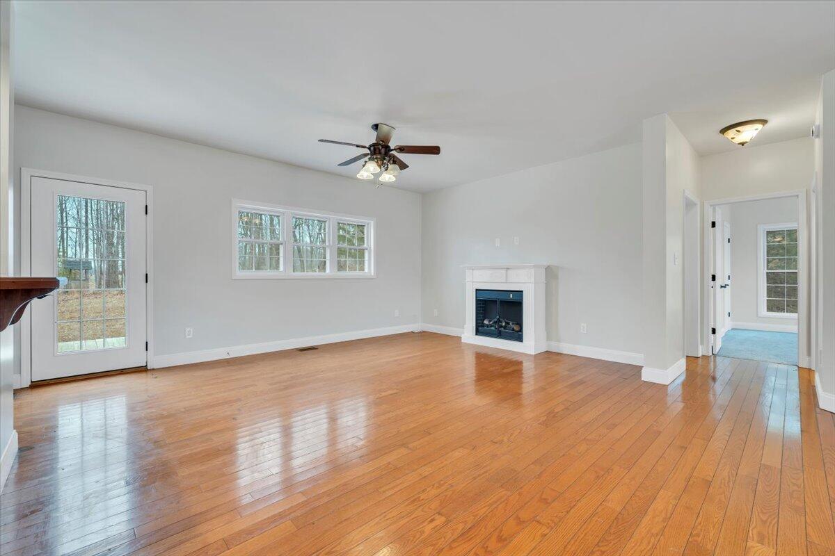 4716 Meadors Spur Road Moneta, VA 24121 - Photo 7 of 51 07-MIB09209