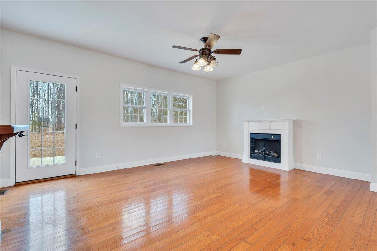 4716 Meadors Spur Road Moneta, VA 24121 - Photo 8 of 51 08-MIB09212