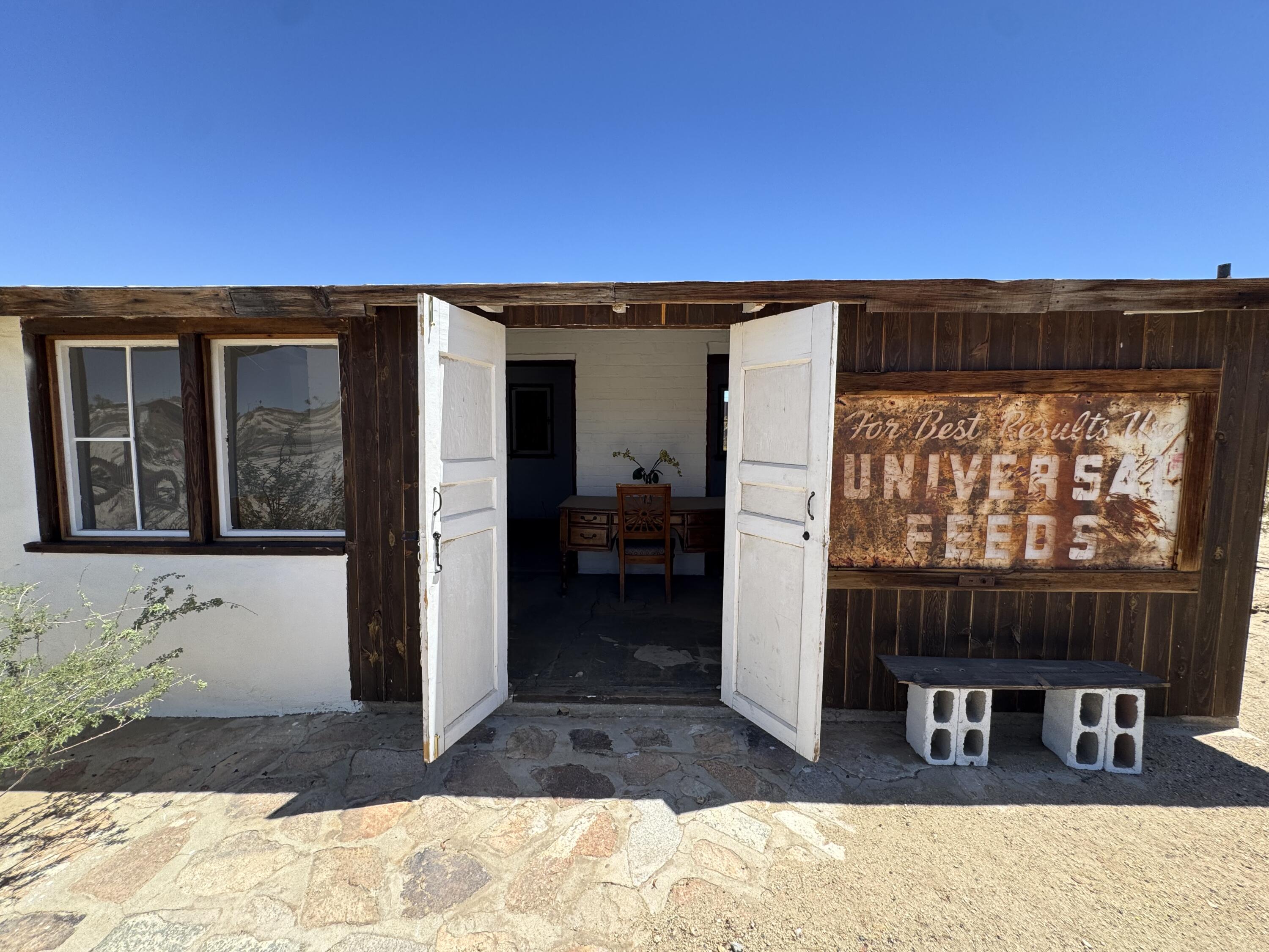 73392 Sullivan Road Twentynine Palms, CA 92277 - Photo 4 of 29 a view of entrance gate of a house