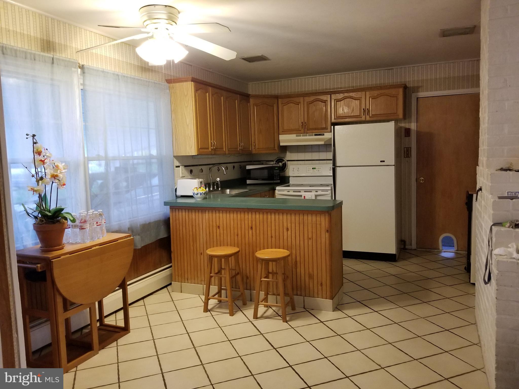 53 Bittersweet Road Levittown, PA 19057 - Photo 4 of 34 Eat-In Kitchen
