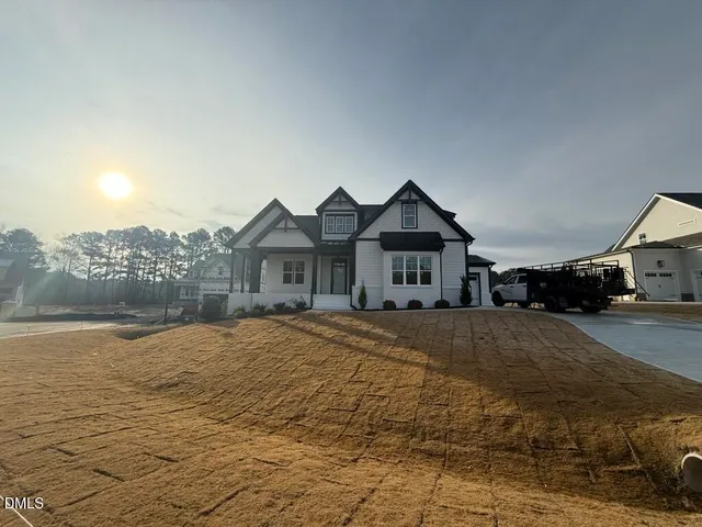 $750,000 | 160 Summerlin Drive, Clayton, NC 27527