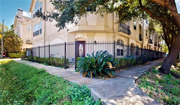 $3,200 | 328 Malone Street, Houston, TX 77007