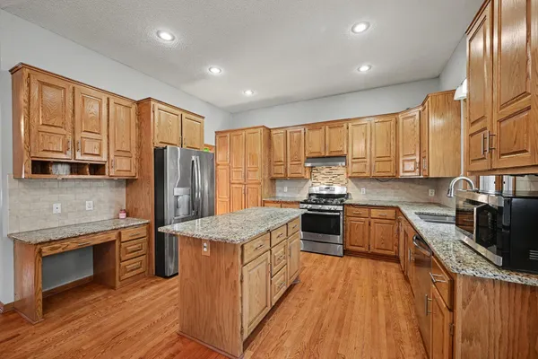 $654,900 | 7087 Wellington Lane North, Maple Grove, MN 55369