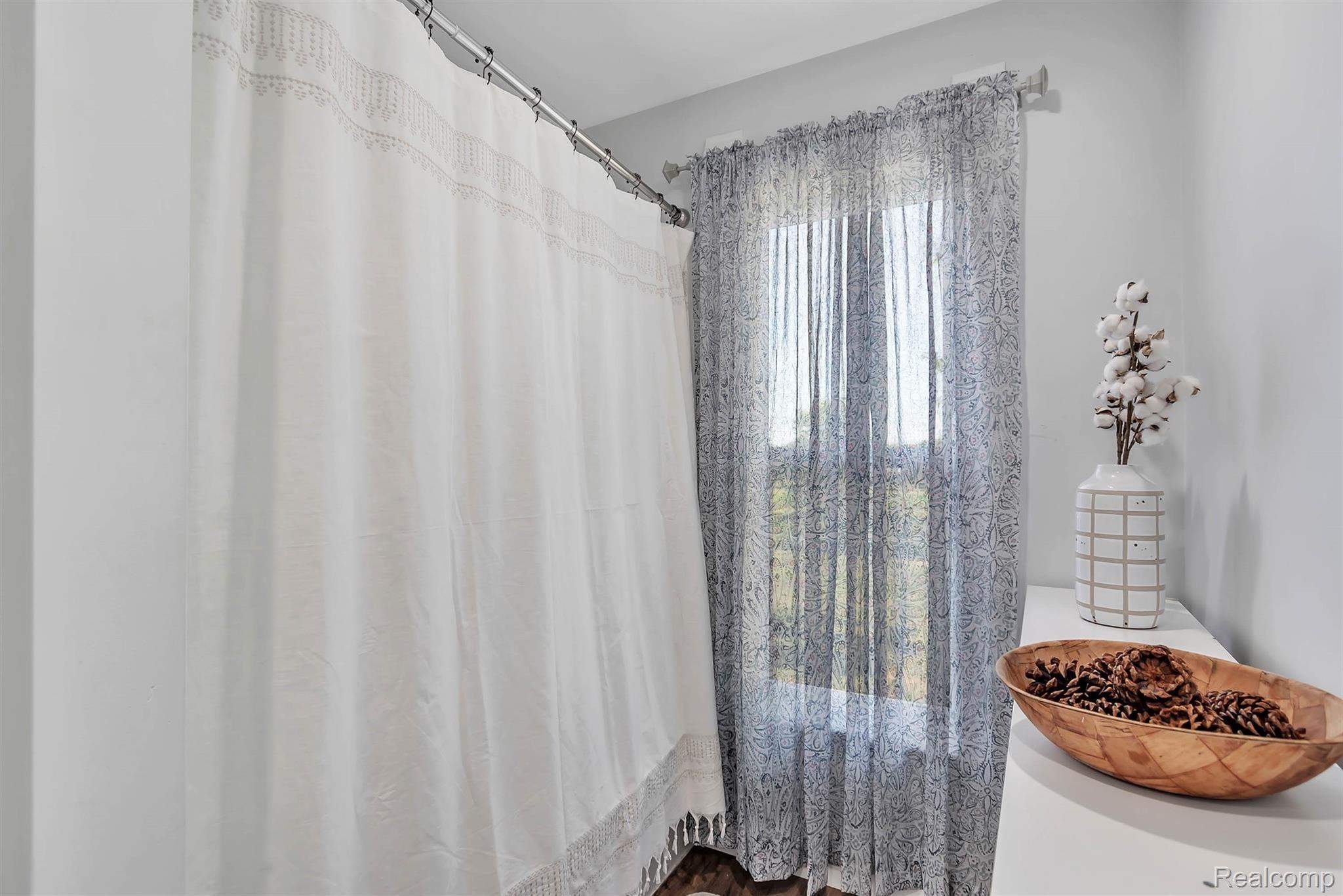 3873 Chase Lake Road Howell, MI 48855 - Photo 17 of 47 23-3873 Chase Lake Rd-WindowStill-R.jpg